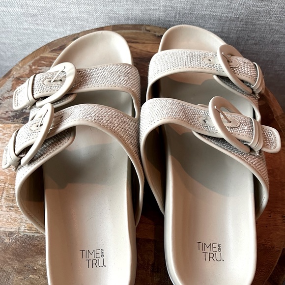 Sandals - Picture 2 of 5